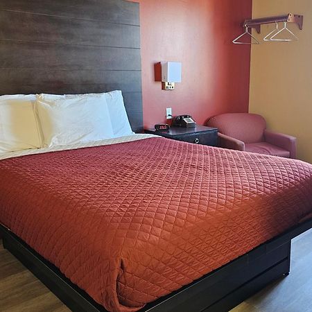 Budgetel Inn & Suites Fort Scott Εξωτερικό φωτογραφία