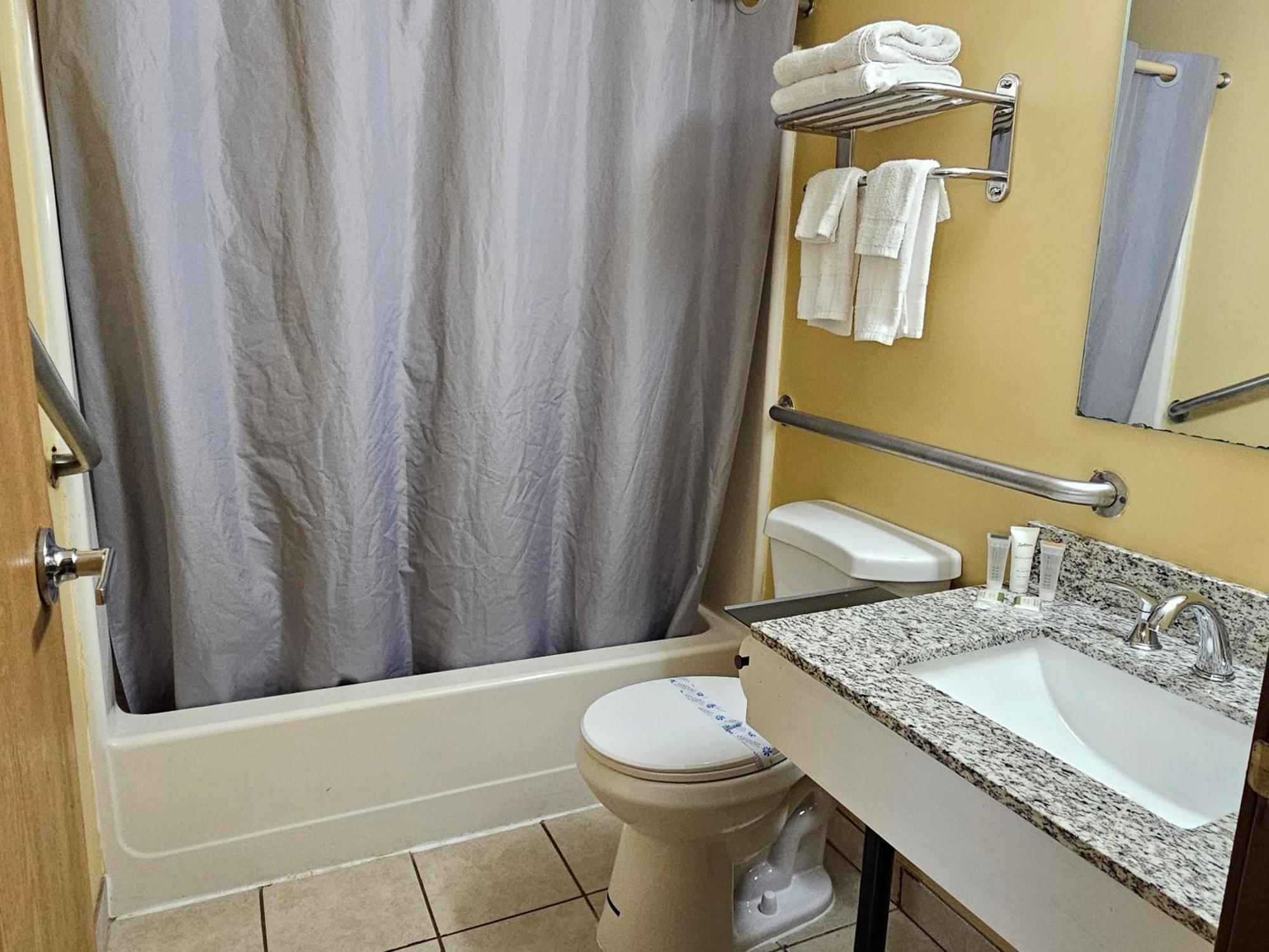 Budgetel Inn & Suites Fort Scott Εξωτερικό φωτογραφία