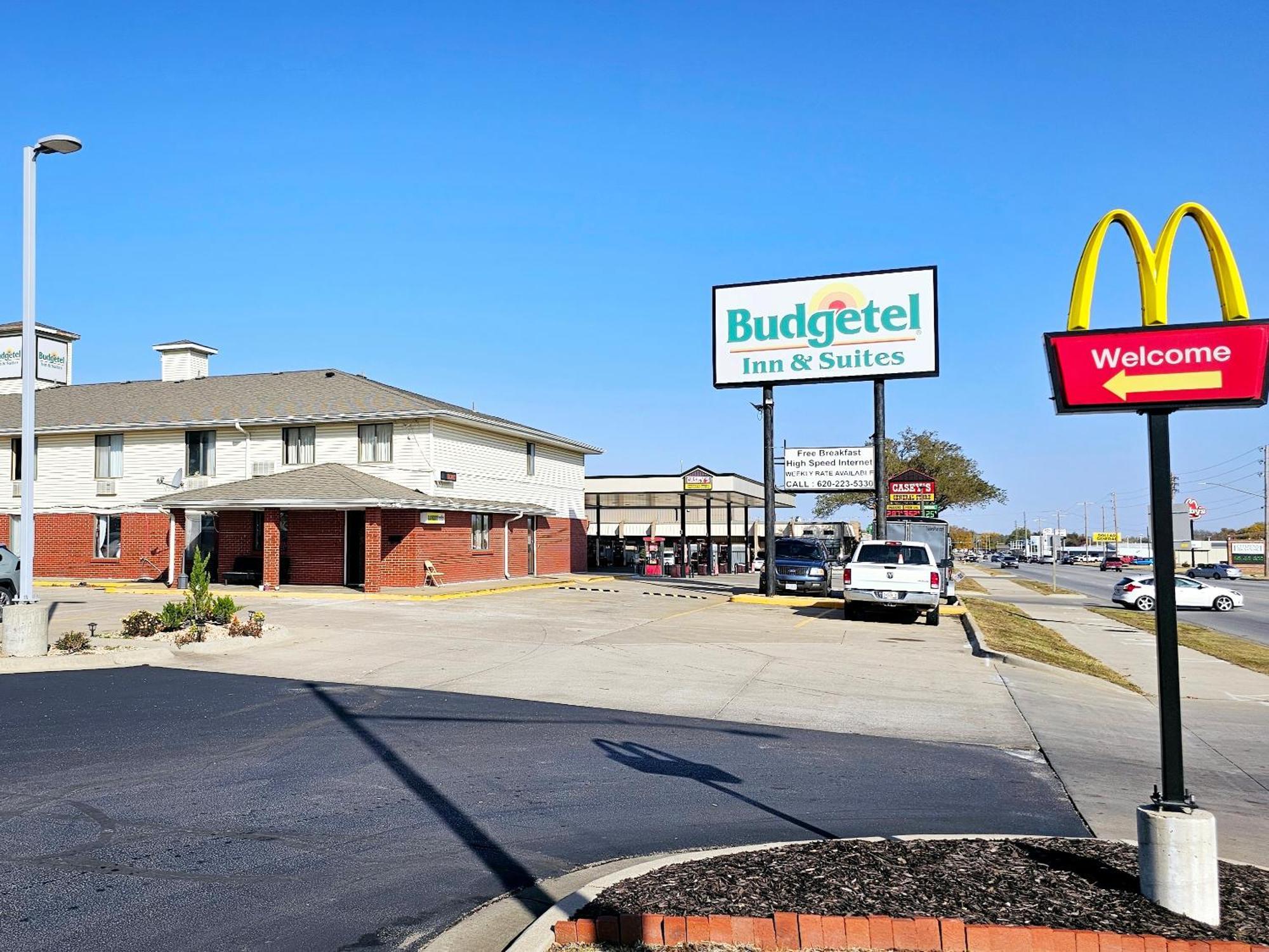 Budgetel Inn & Suites Fort Scott Εξωτερικό φωτογραφία