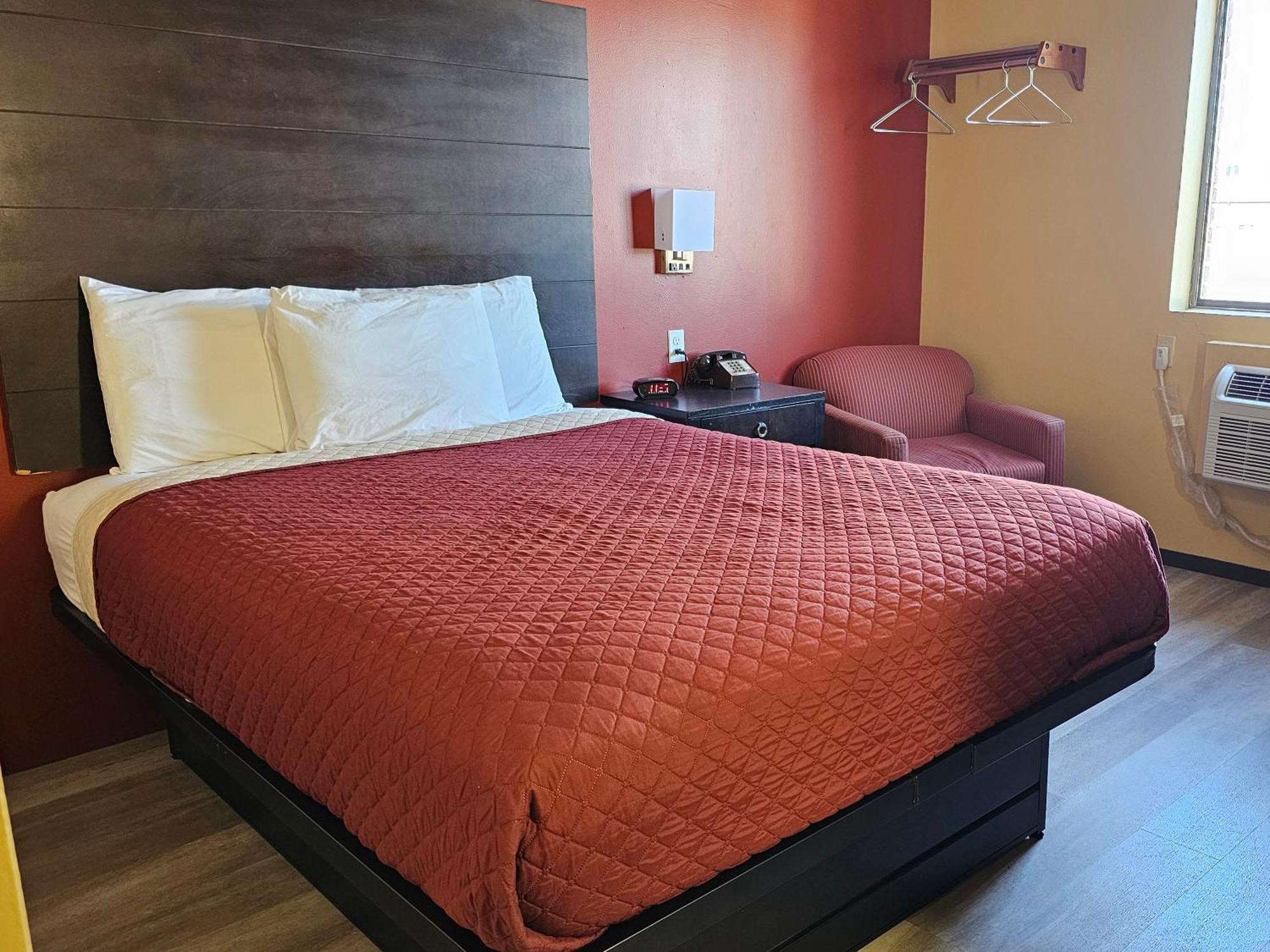 Budgetel Inn & Suites Fort Scott Εξωτερικό φωτογραφία