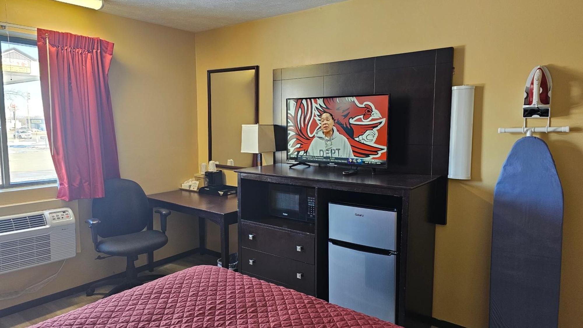 Budgetel Inn & Suites Fort Scott Εξωτερικό φωτογραφία