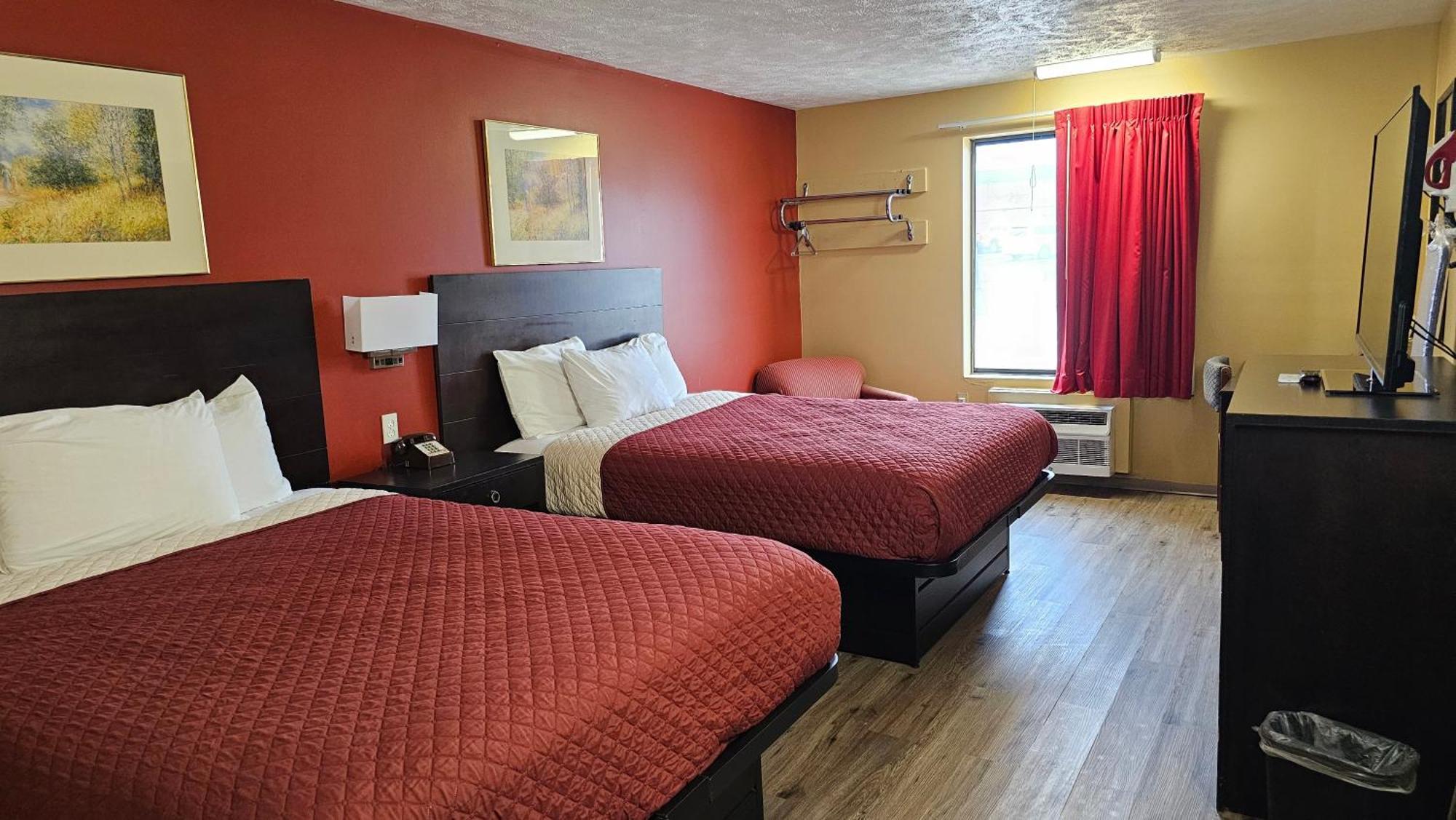 Budgetel Inn & Suites Fort Scott Εξωτερικό φωτογραφία