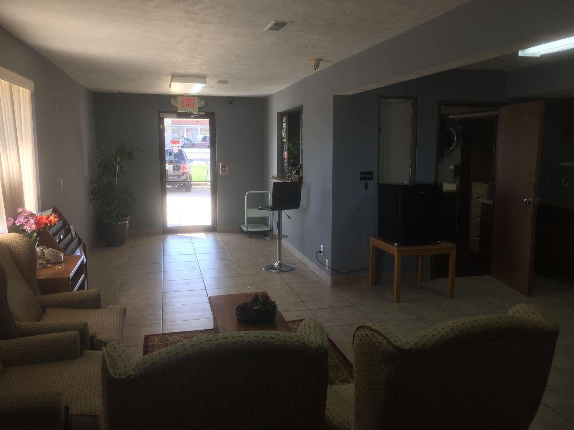Budgetel Inn & Suites Fort Scott Εξωτερικό φωτογραφία