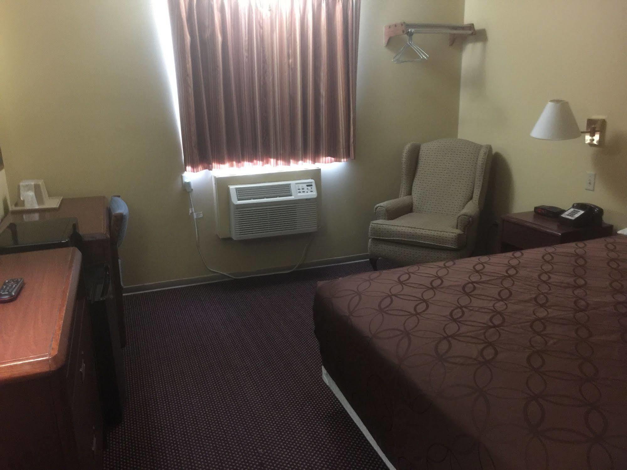 Budgetel Inn & Suites Fort Scott Εξωτερικό φωτογραφία