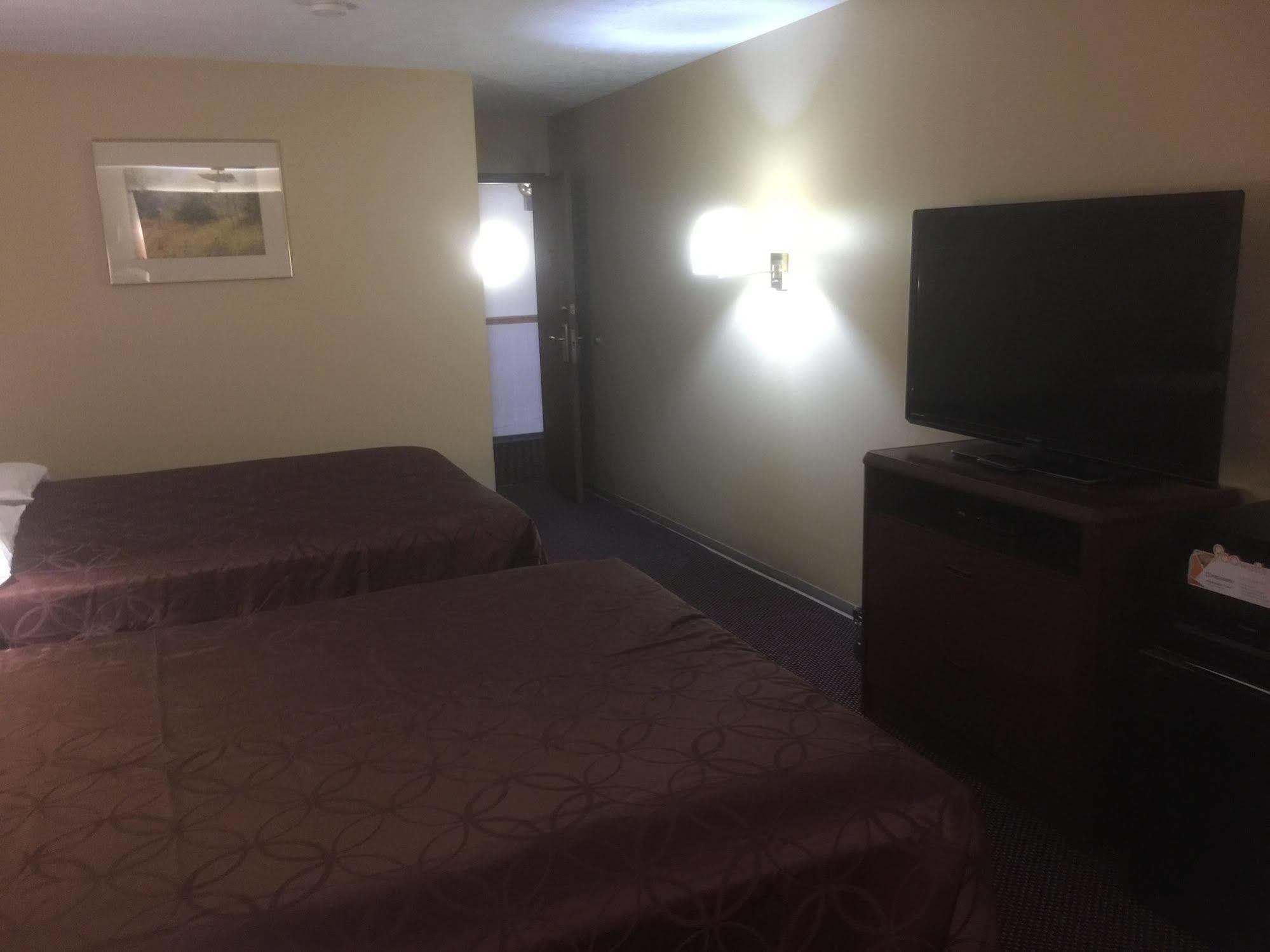 Budgetel Inn & Suites Fort Scott Εξωτερικό φωτογραφία