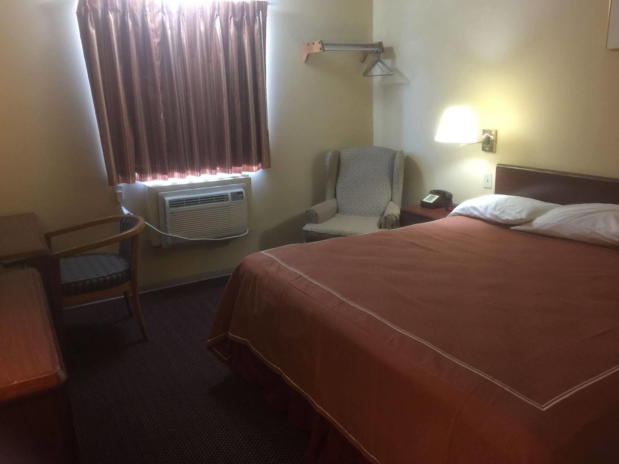 Budgetel Inn & Suites Fort Scott Εξωτερικό φωτογραφία